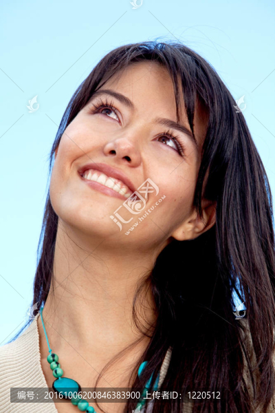憂郁的女人戶外