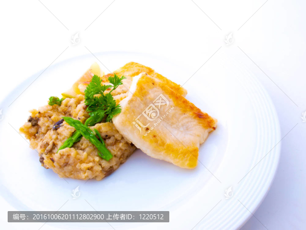 美食魚片配米飯