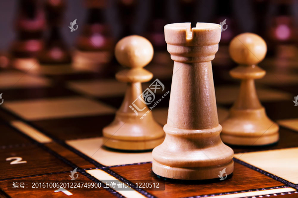 象棋近距離；暗背景