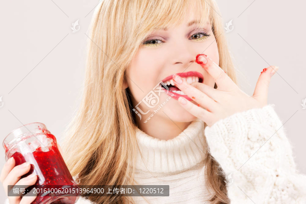 快樂(lè)少女與懸鉤子果醬