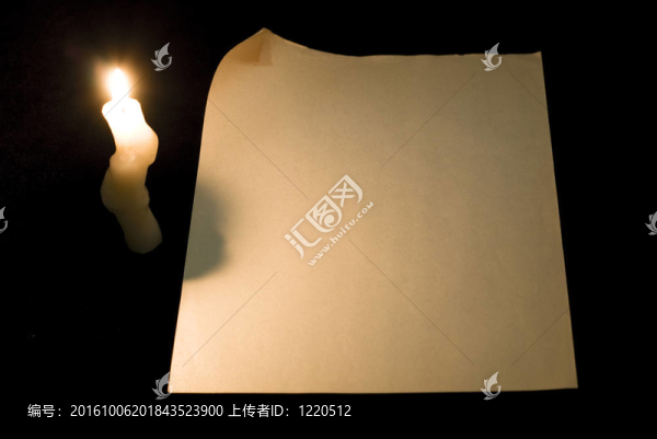 帶卷曲的紙頁(yè)；復(fù)制文本空間。