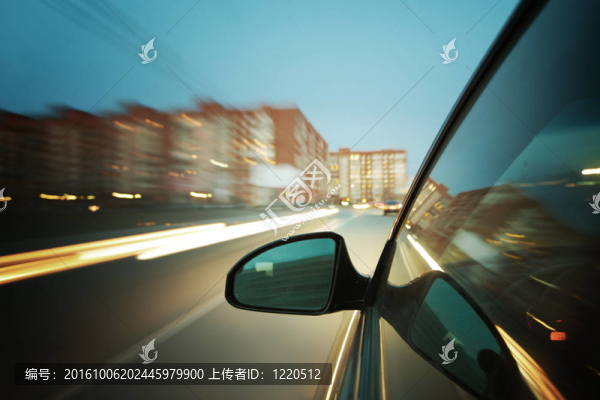 晚上開車