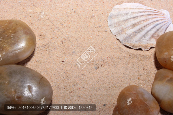 海砂；石頭和海扇殼