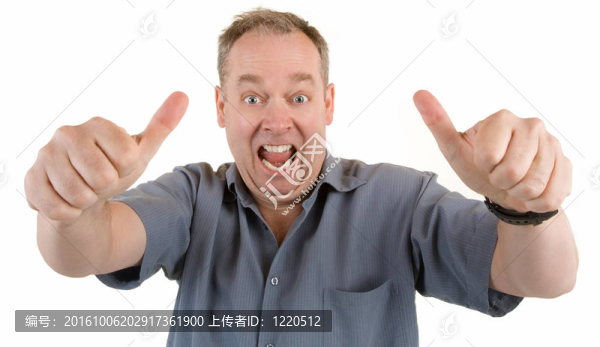 豎起兩個大拇指??！