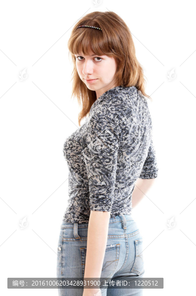 穿夏天衣服的女孩