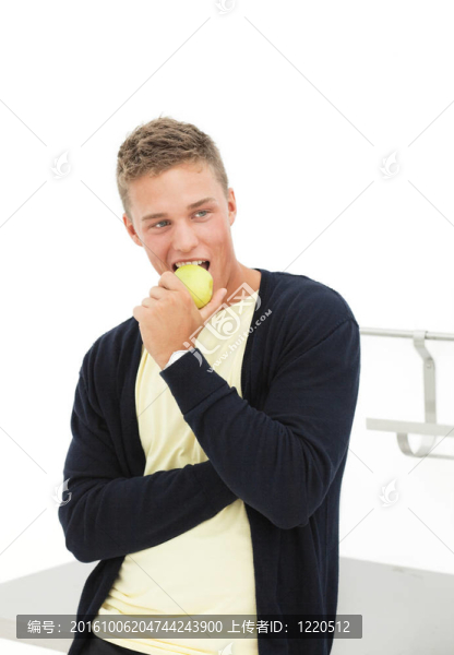 年輕人與蘋果