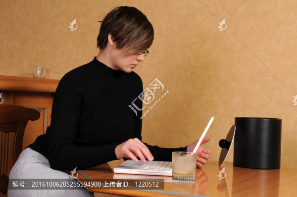 女人的筆記本電腦