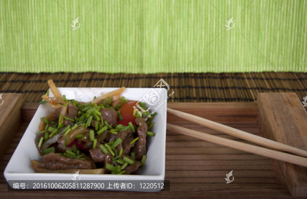 中國(guó)牛肉蔬菜盤