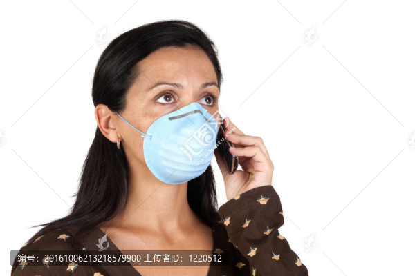 黑發(fā)女孩的面具