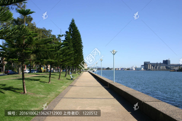 紐卡斯?fàn)柛叟缘囊粭l通路-澳大利亞