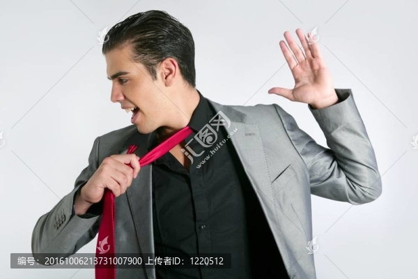 商人下班結(jié)束脫領(lǐng)帶