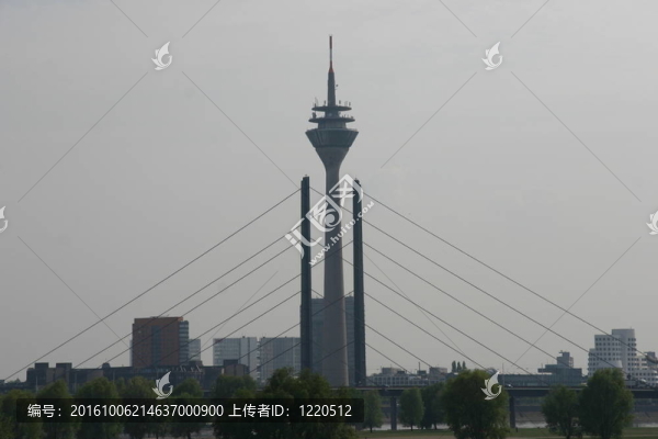 杜塞爾多夫塔