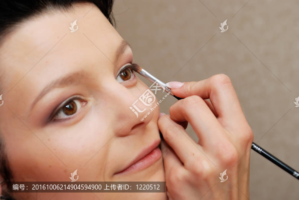 彌補。眼影