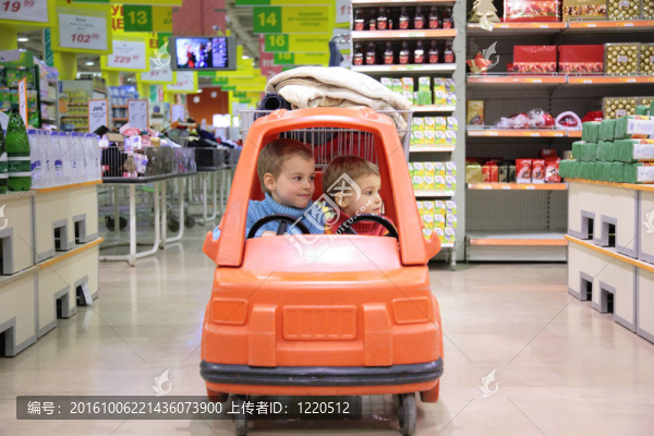 超市玩具汽車兒童
