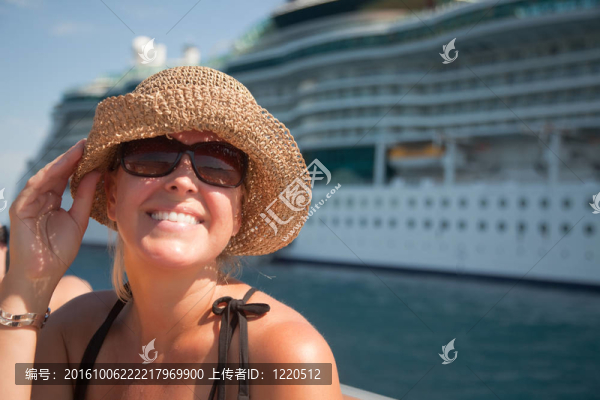 美麗的女人與Cruise,Ship度假