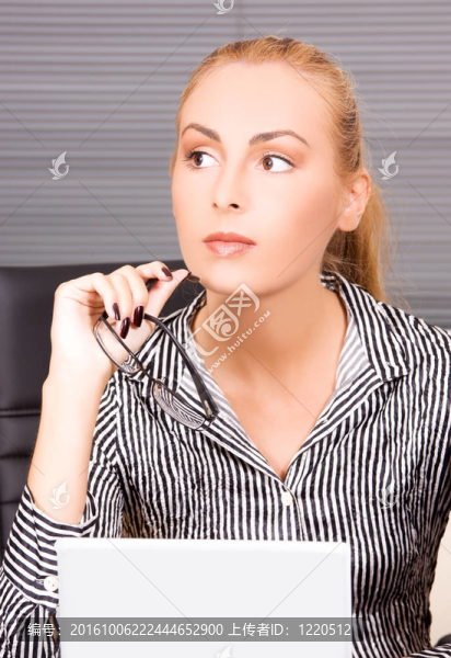 辦公室的女孩
