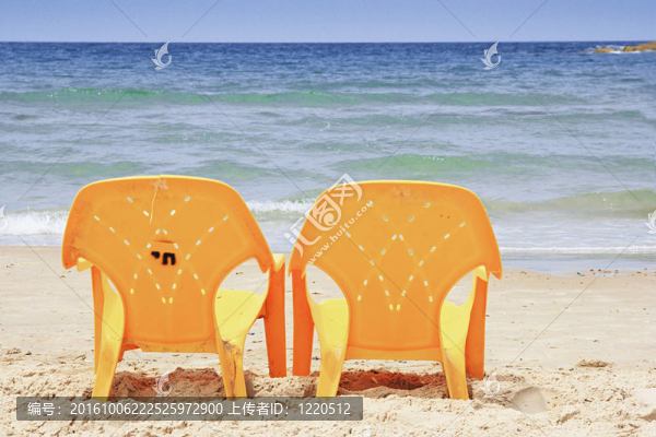 海灘上的椅子