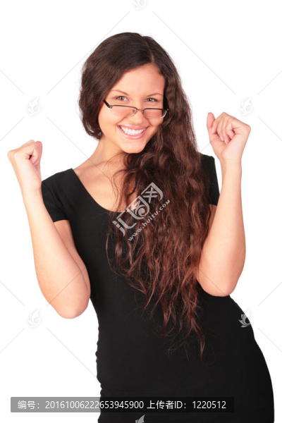 穿著黑色衣服的年輕漂亮的女孩