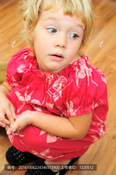 有趣的嬰兒