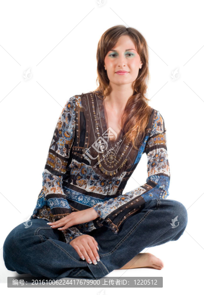 年輕漂亮的黑發(fā)女人