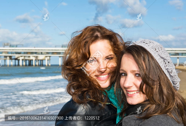 海灘上的女人