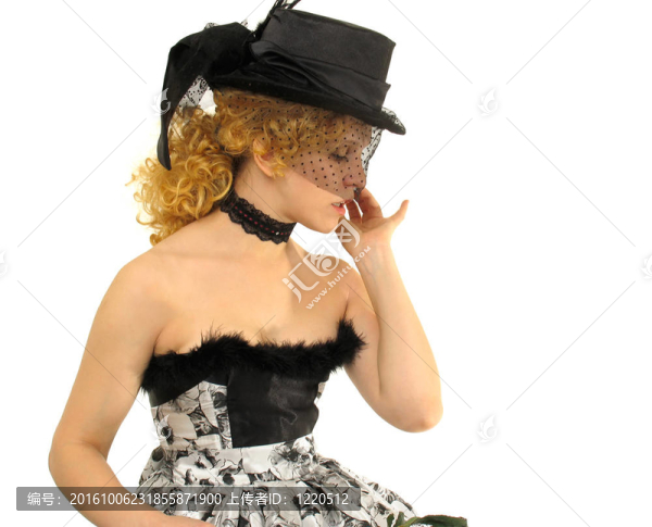 在復(fù)古的低胸禮服和婚紗的美麗女孩