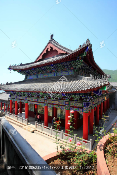 云泰山的一座寺廟；