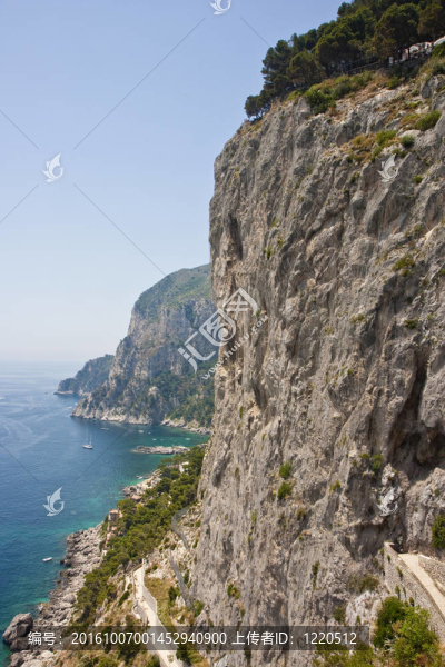 在卡普里島懸崖路