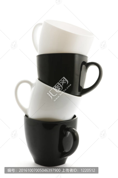 黑白咖啡杯金字塔隔離