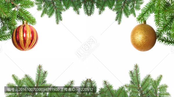 由松樹枝制成的圣誕架