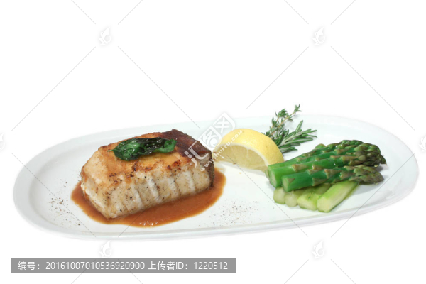 蘆筍和迷迭香牛排