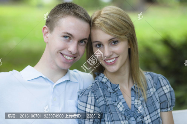 兩個十幾歲的青少年