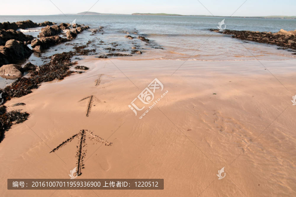 海灘上的箭