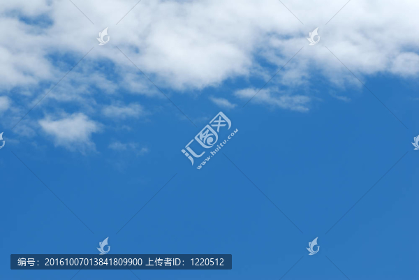 天空中的云
