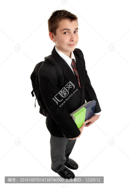 帶書和背包的學生
