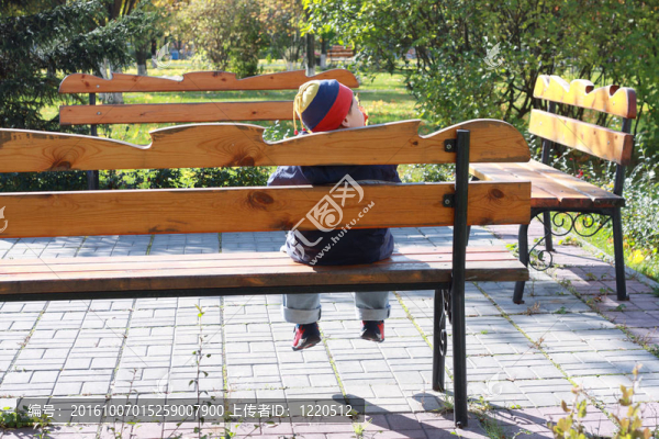 一個人在公園