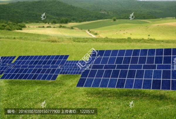 草地太陽(yáng)能電能板清潔