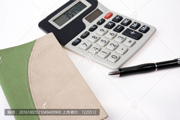 用鋼筆寫的計算器和日記