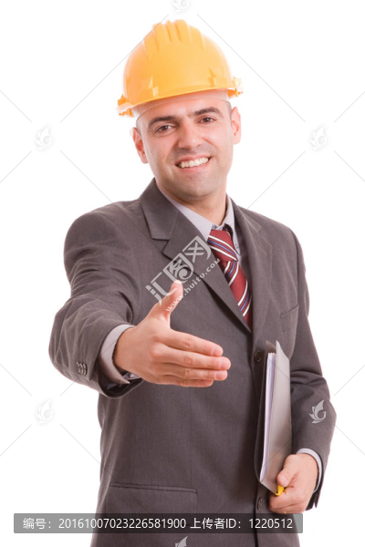 提供握手的年輕工程師