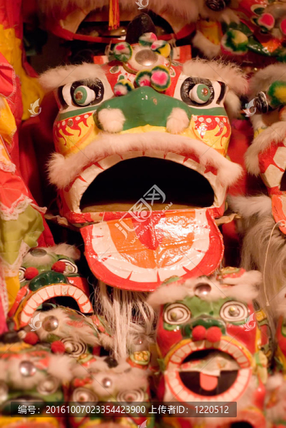 中國玩具龍獅的布娃娃