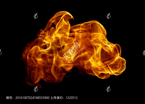 黑色背景上隔離的火。