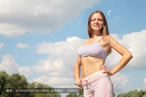 美麗的年輕女子