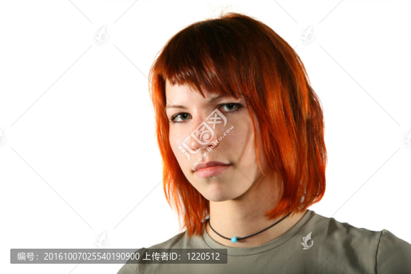 紅頭發(fā)的年輕女人的肖像加重