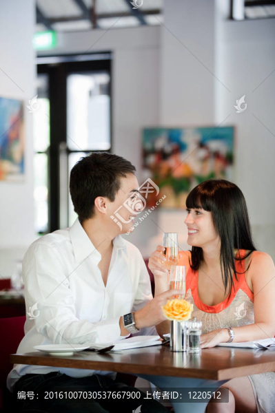 夫婦與葡萄酒