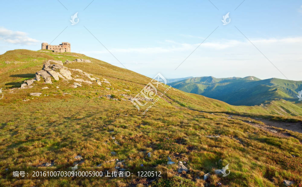 山頂山天文臺(tái)遺址的夏季山景