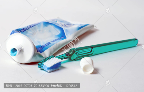 牙膏和牙刷