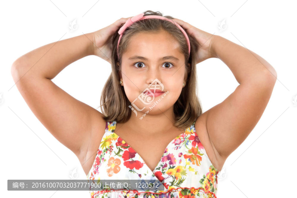 可愛的女孩害怕