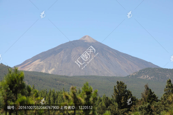 火山加那利群島的特內(nèi)里費(fèi)島；西班牙的Pico,de,Teide；