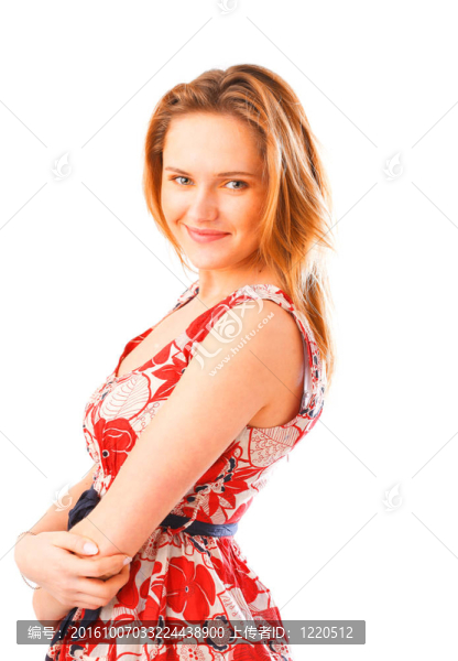 漂亮的年輕女人穿著白色的夏裝