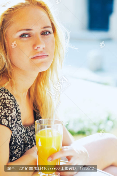 女人與汁